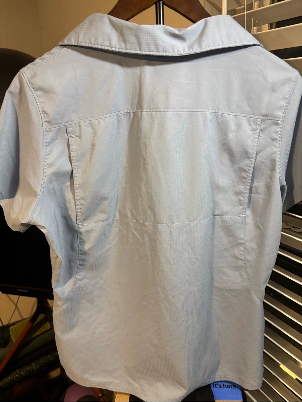 Columbia Omni-Shade Women’s Medium Blue Short Sleeve Button Front Hiking Shirt - Picture 3 of 4